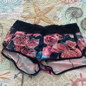 Secret garden speed shorts: lululemon sz 8